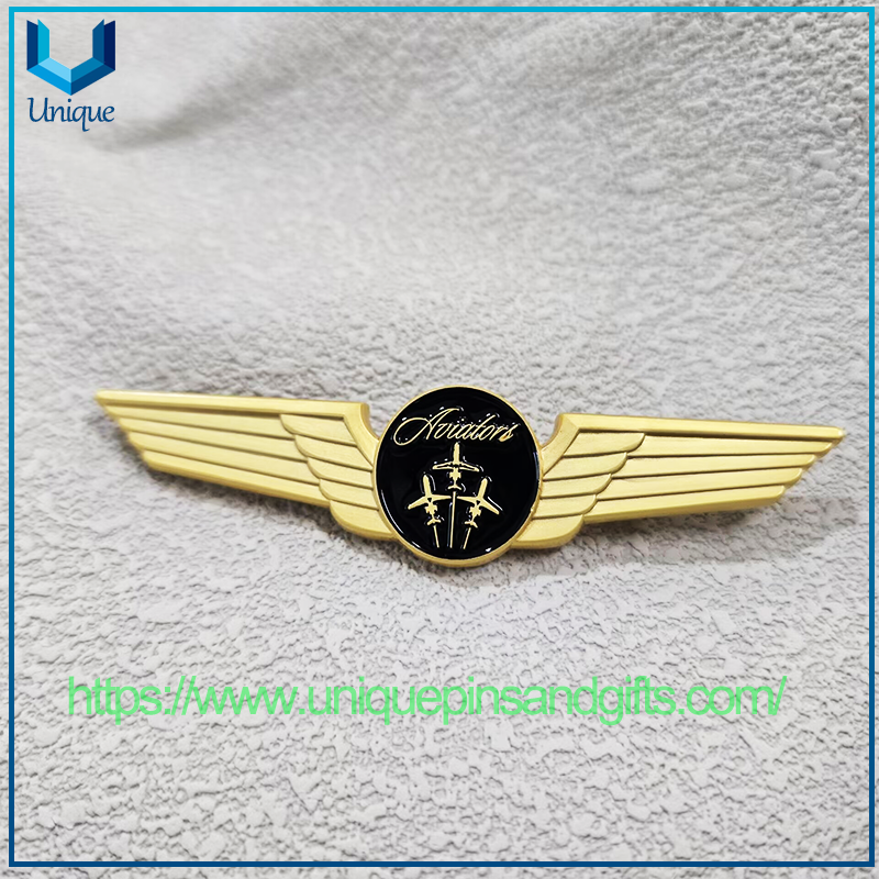 Custom Gold Plated Aviator Wings Badge Hard Enamel Metal Pilot Wing Lapel Pin For Airline Uniform