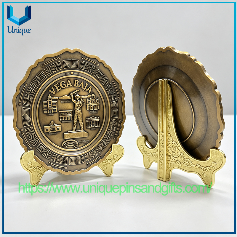High Relief 3D Landmark Metal Commemorative Plate Custom City Tourism Souvenir Decor Plate With Gold Stand